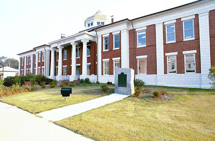 File:Warren County Courthouse, GA.jpg