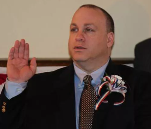 File:Raymond Henningson Jr..png