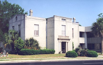 File:McIntosh County Courthouse, GA.jpg