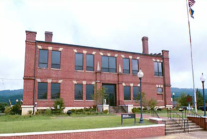 File:Dade County Courthouse, GA.jpg