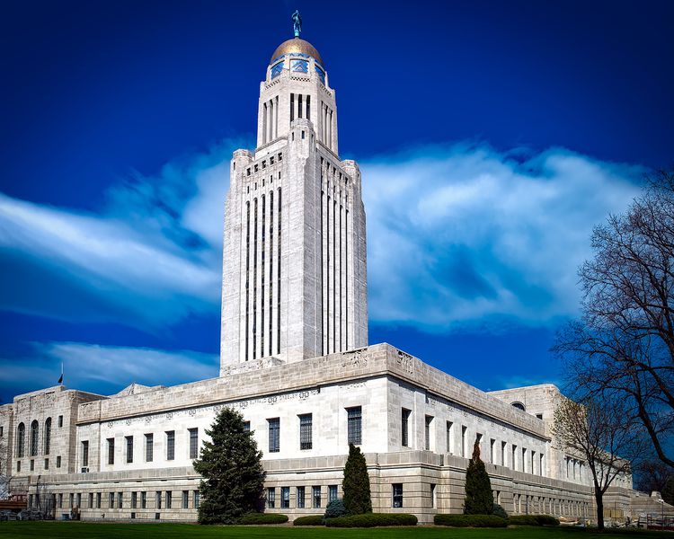 File:NE Lincoln capitol.jpg