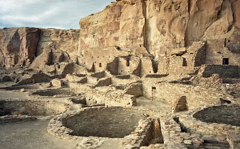 File:Chaco Canyon, New Mexico.jpg