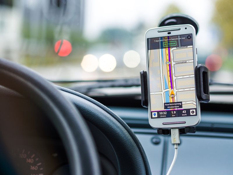 File:Navigation-car-drive-road.jpg