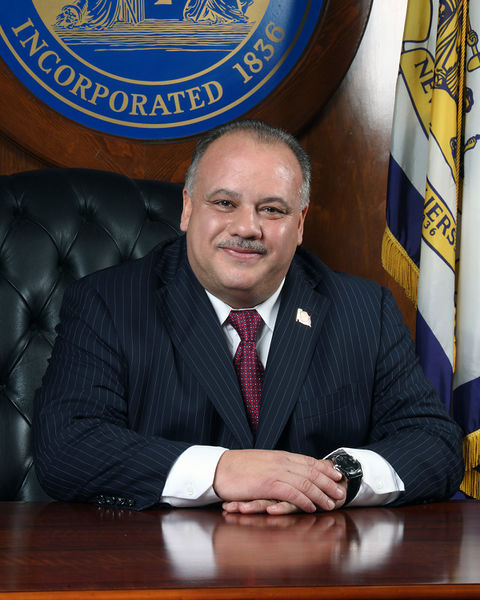 File:Luis Quintana.jpg