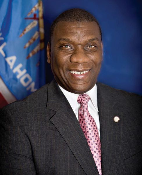 File:Willard Linzy.jpg