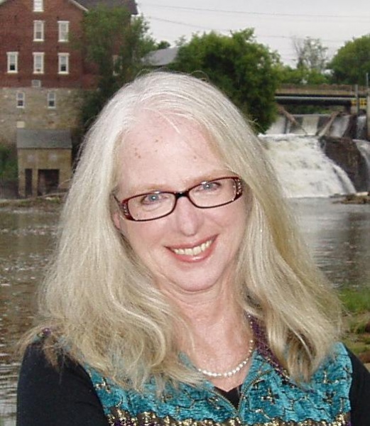 File:Arabella Holzapfel.jpg