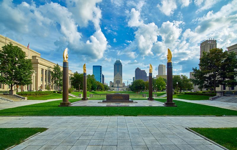 File:IN Indianapolis city park day.jpg