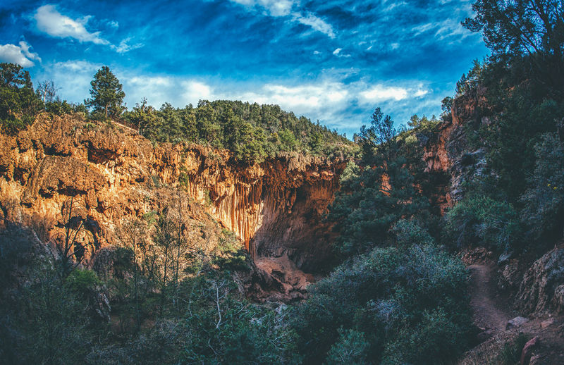 File:Tonto Natural Bridge State Park.jpg