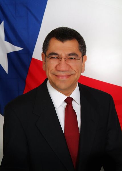 File:Isaac Castro.jpg