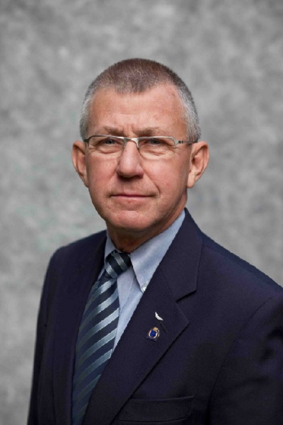 File:James Olsen.jpg