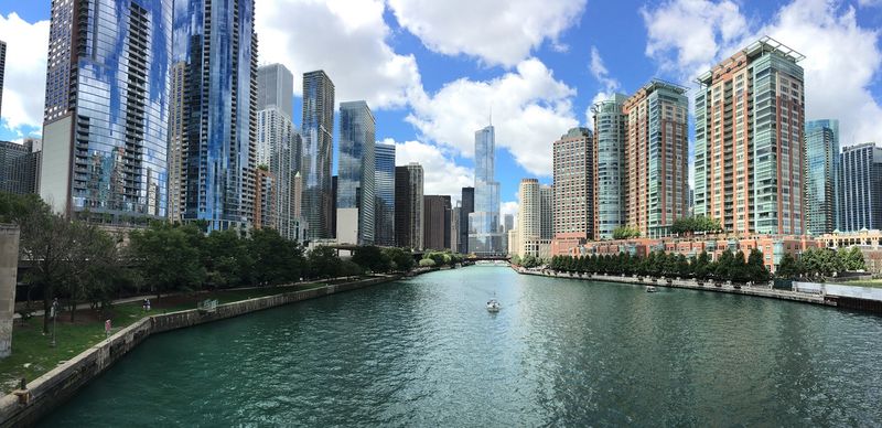 File:IL Chicago river.jpeg