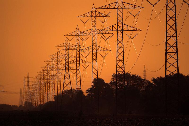 File:Transmission lines.jpg
