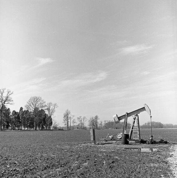 File:Oil Well, Princeton, Indiana.jpg