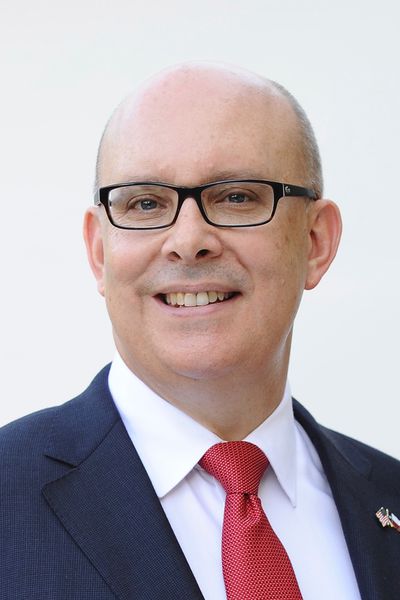 File:Kevin-Roberts.jpg