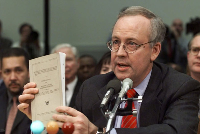 File:Ken Starr Testifies.jpg