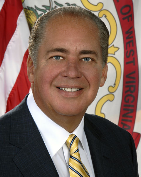 File:Earl Ray Tomblin 2013.jpg