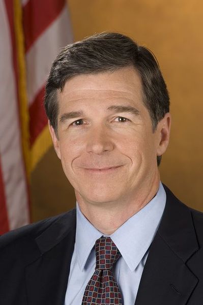 File:Roy Cooper.jpg