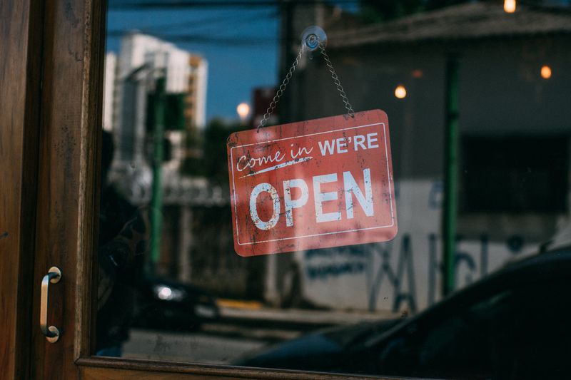 File:Business-open-sign.jpeg