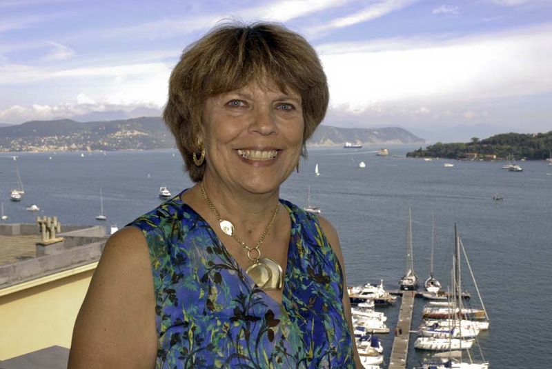 File:Valerieburd.jpg