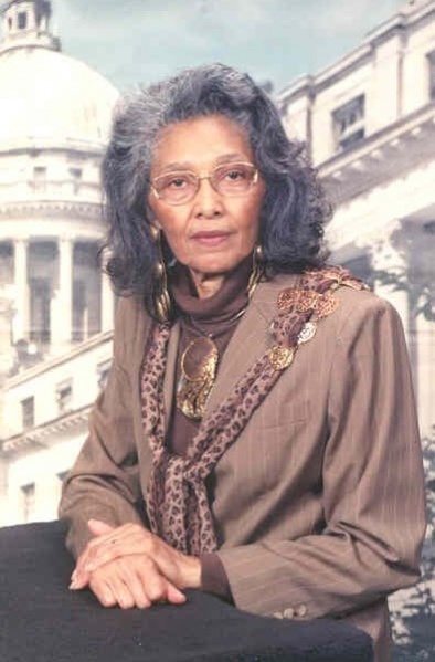 File:Alyce Clarke.jpg