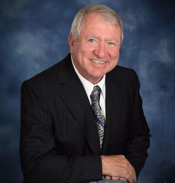 File:Frank Coach Max Caldarera.jpg