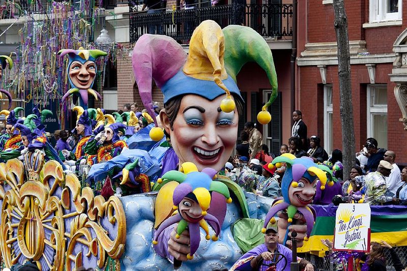 File:LA Mardi-gras parade.jpg
