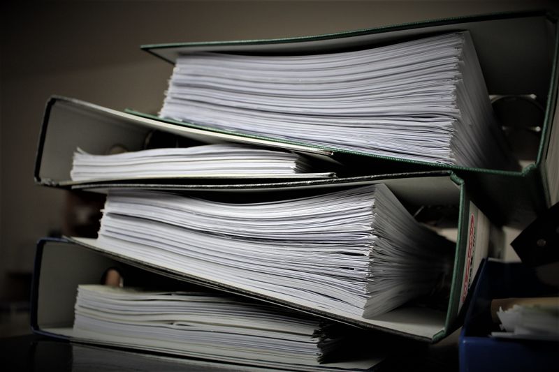 File:Pile-of-folders.jpeg