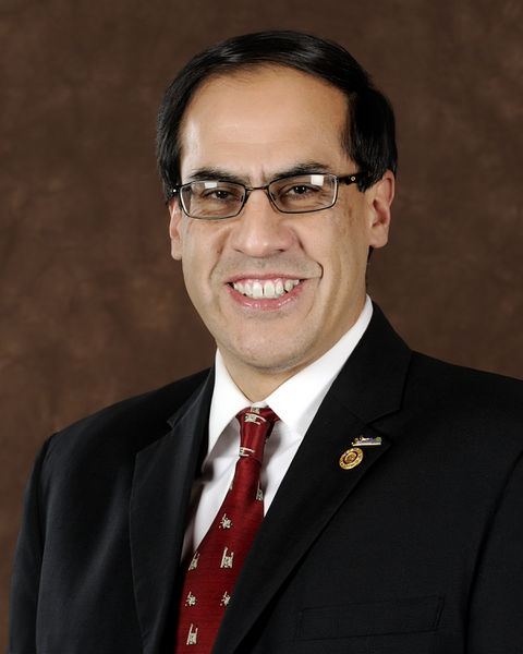 File:Ramiro Valderrama.jpg